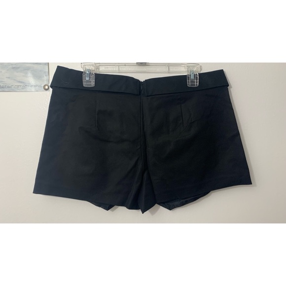 🚫SOLD🚫Zara shorts - Picture 2 of 4